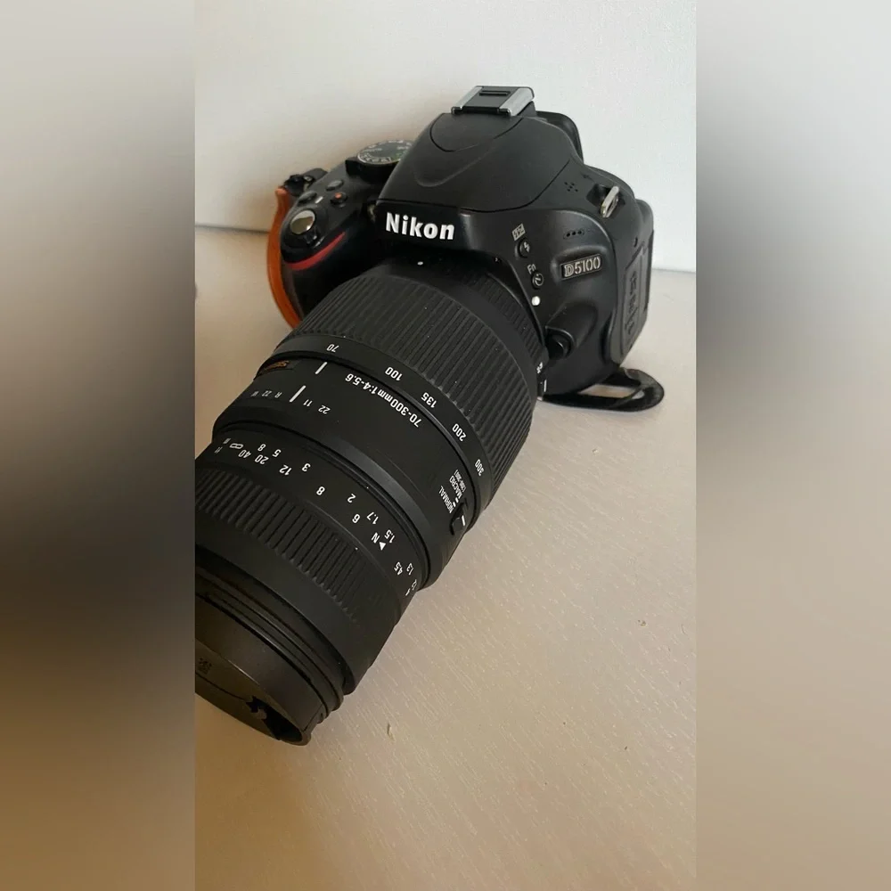 Nikon D5100 DSLR Camera Package